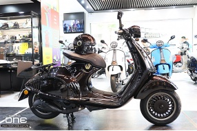 Vespa 946 Horse 馬年特別版：深啡色光澤的意系駿馬、金色的V字馬蹄