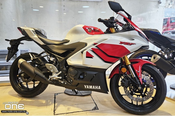 2026 YAMAHA YZF-R3 70週年紀念版｜白紅Speed Block拉花重現賽道血統