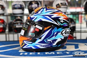 Arai RX-7X Okamoto Compass - 日籍車手「岡本裕生」專屬羅盤星芒，搶眼新拉花登場