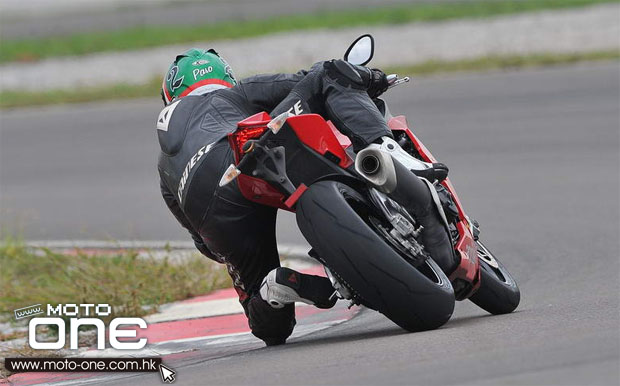 2014 APRILIA RSV4