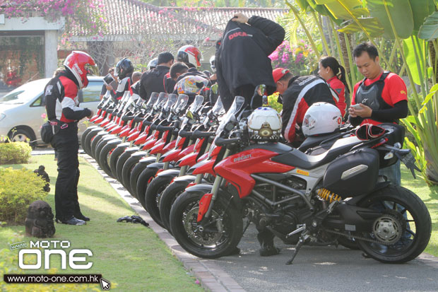 2013 DUCATI HYPERSTRADA Bali moto-one.com.hk