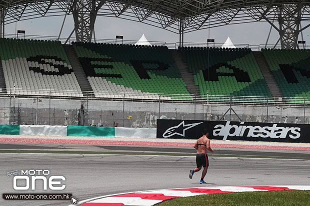 2013 MOTOGP SEPANG pit wake moto-one.com.hk