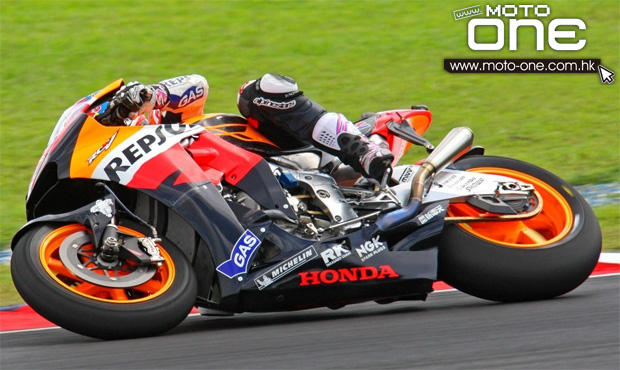 HONDA RC211V