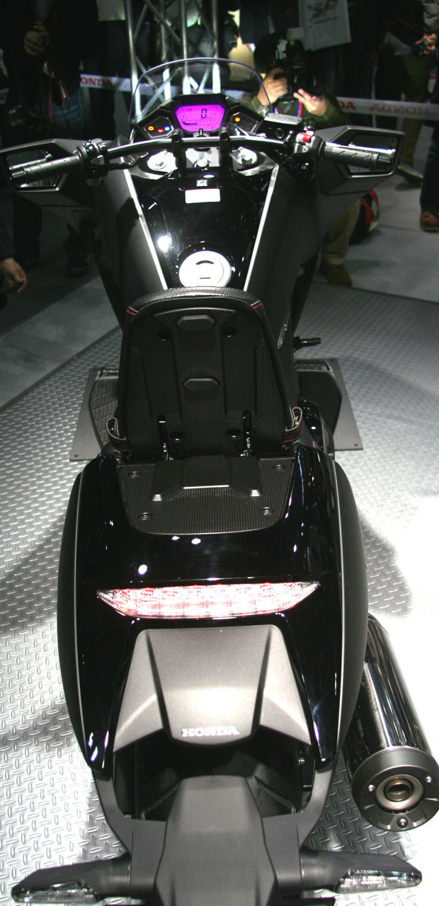 HONDA NM4