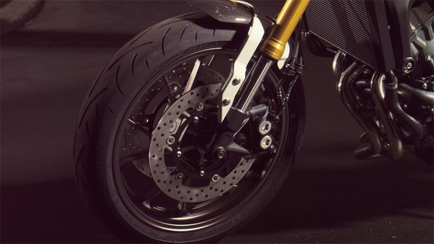 yamaha mt-09 street tracker