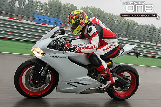 2014 DUCATI 899 Panigale test moto-one.com.hk