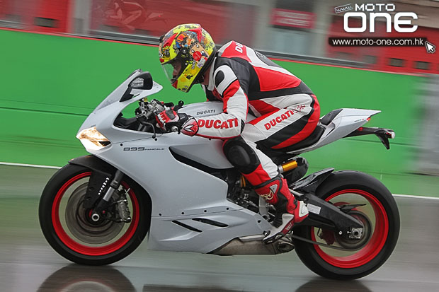 2014 DUCATI 899 Panigale test moto-one.com.hk