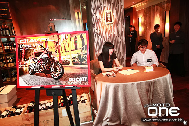 2014 DUCATI Diavel Night