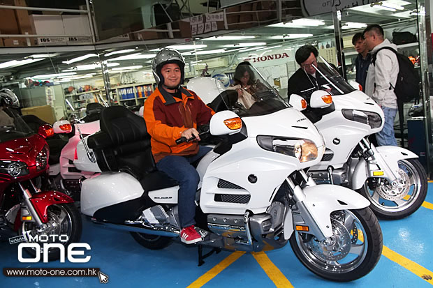 2014 HONDA GOLDWING 1800 F6B riding