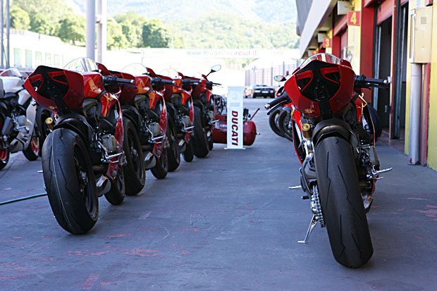 2014 Simon Kwan Ducati Master Racing Course