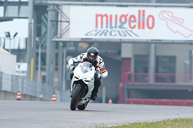 2014 Simon Kwan Ducati Master Racing Course