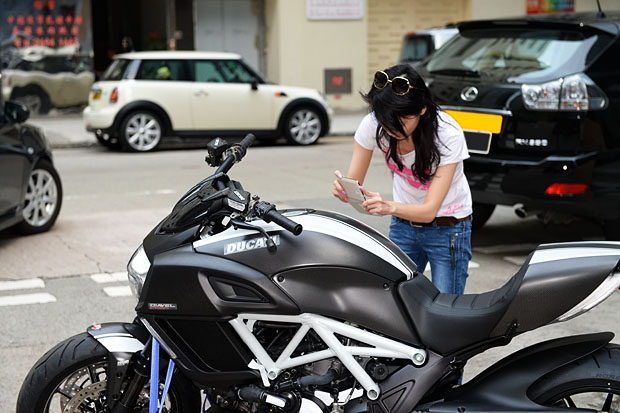 2015 DUCATI DIAVEL CARBON