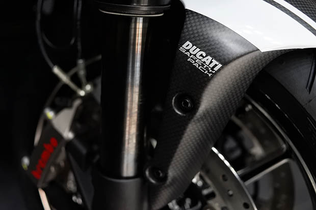 2015 DUCATI DIAVEL CARBON