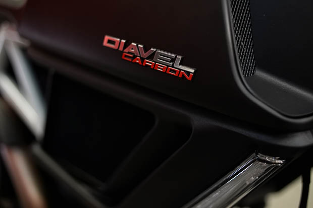 2015 DUCATI DIAVEL CARBON