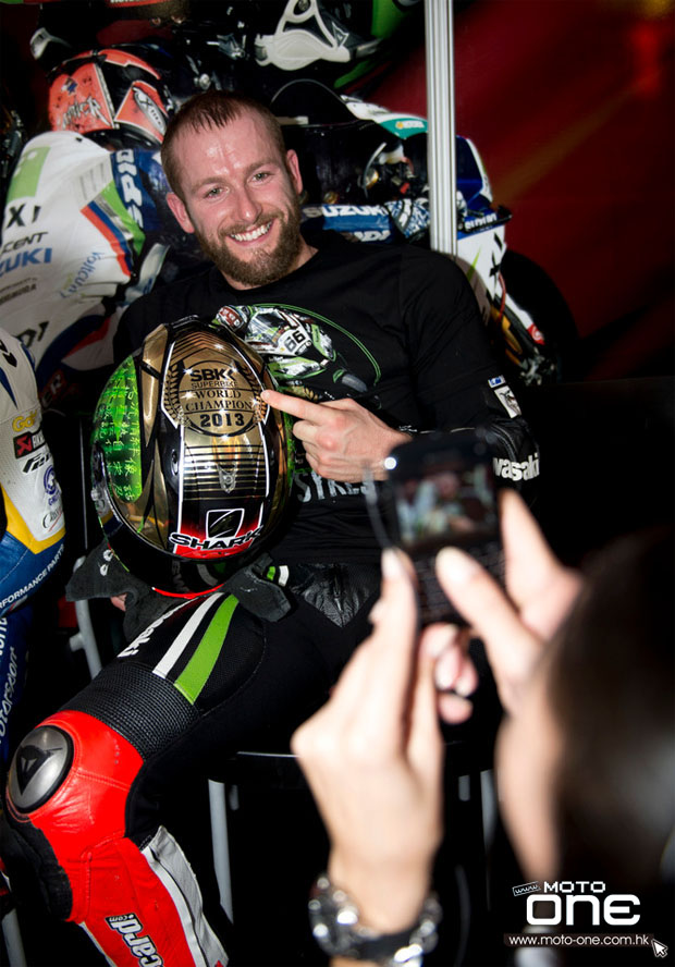 Tom Sykes SBK World Champion 2013 HELMET moto-one.com.hk