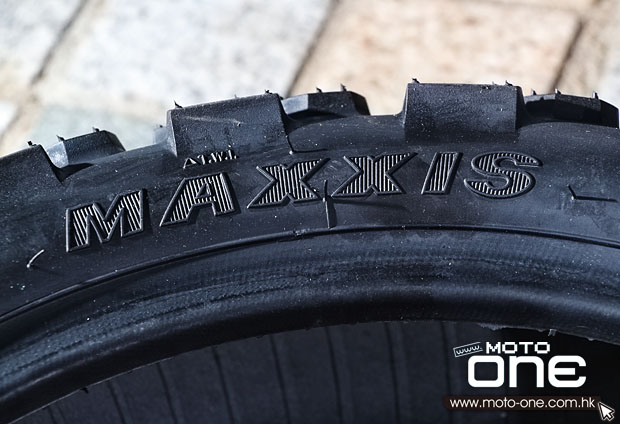 maxxis scooter tire