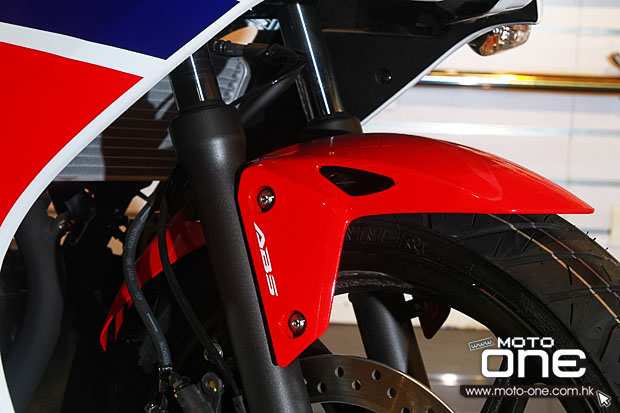 2014 HONDA CBR300R ABS