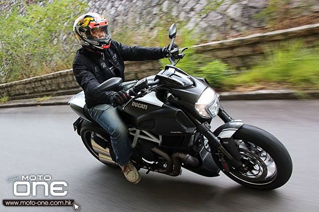 2015 ducati diavel rider