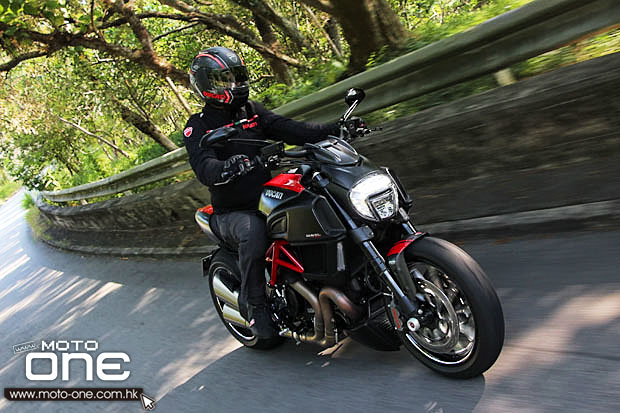 2015 ducati diavel rider