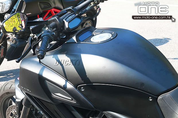 2015 ducati diavel rider