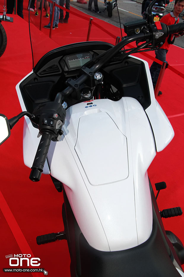 2015 honda ctx700