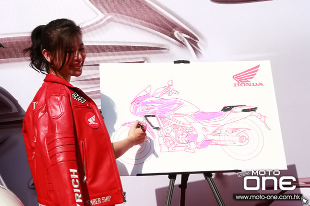 Honda CTX700 Myolie Wu 胡杏兒