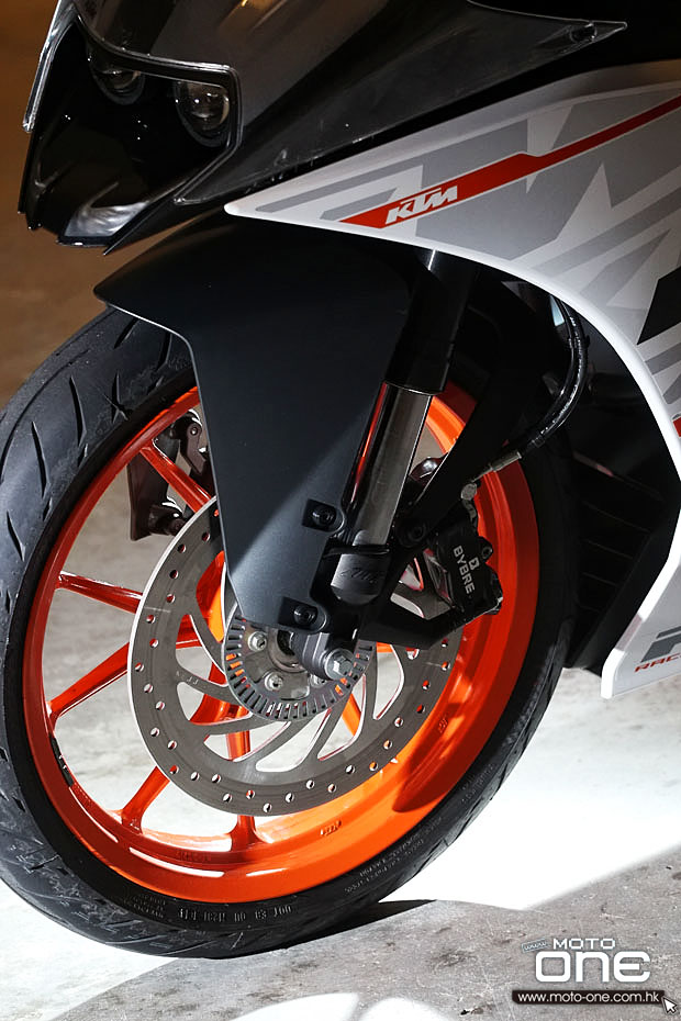 2015 KTM RC390 ABS test