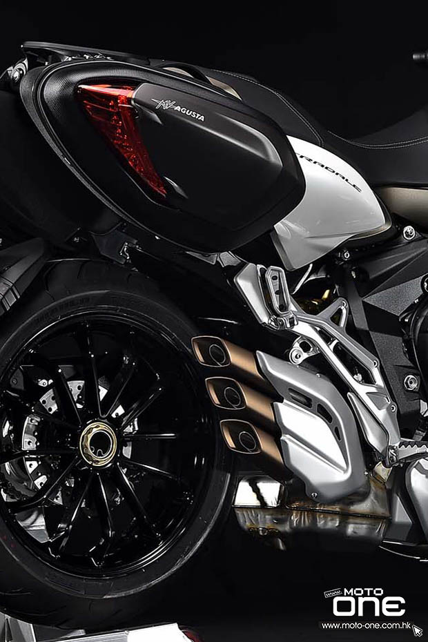 2015 MV Agusta Stradale 800