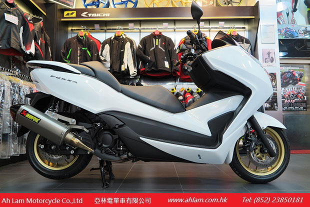 2015 Akrapovic