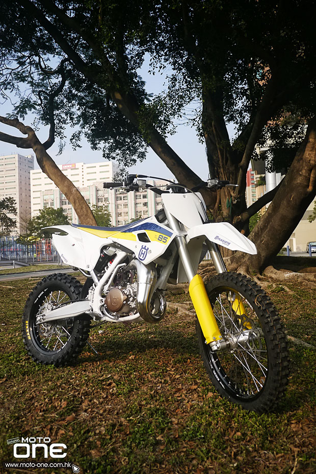 2015_HUSQVARNA_TC85