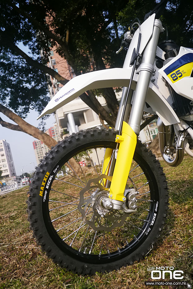 2015_HUSQVARNA_TC85