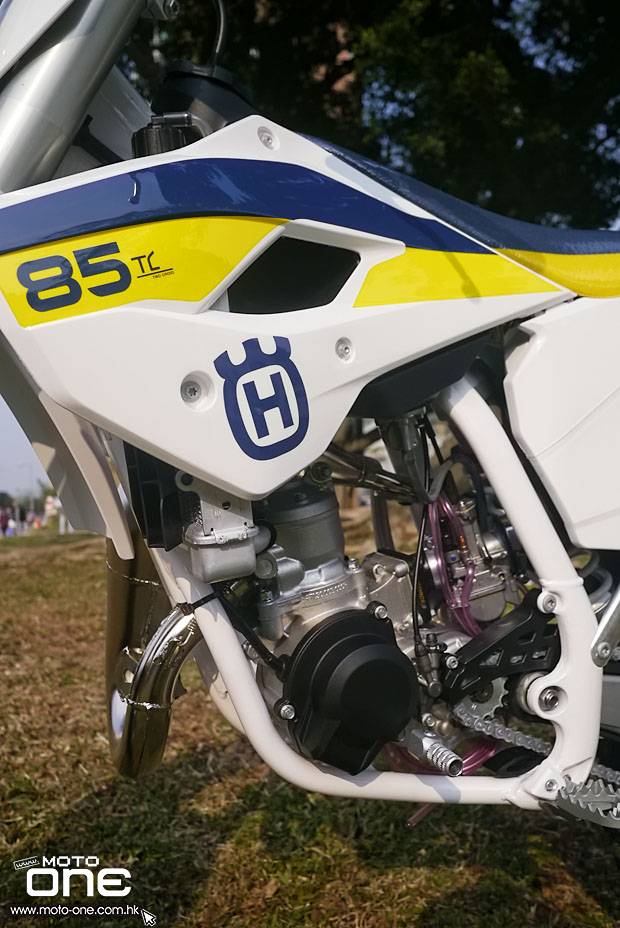 2015_HUSQVARNA_TC85