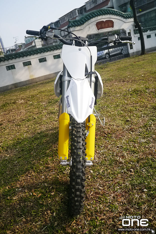 2015_HUSQVARNA_TC85