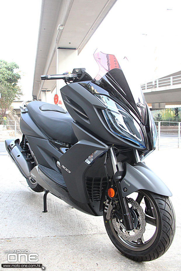 2015 KYMCO k-XCT 300i ABS