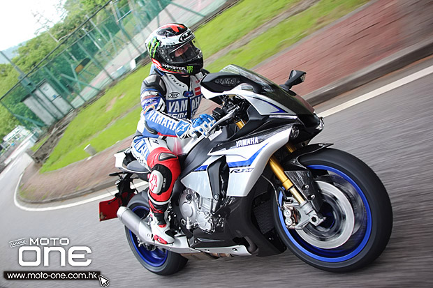 2015 yamaha yzf-r1m test