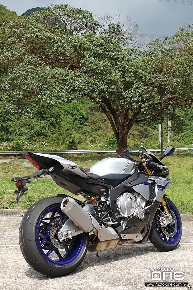 2015 yamaha yzf-r1m test