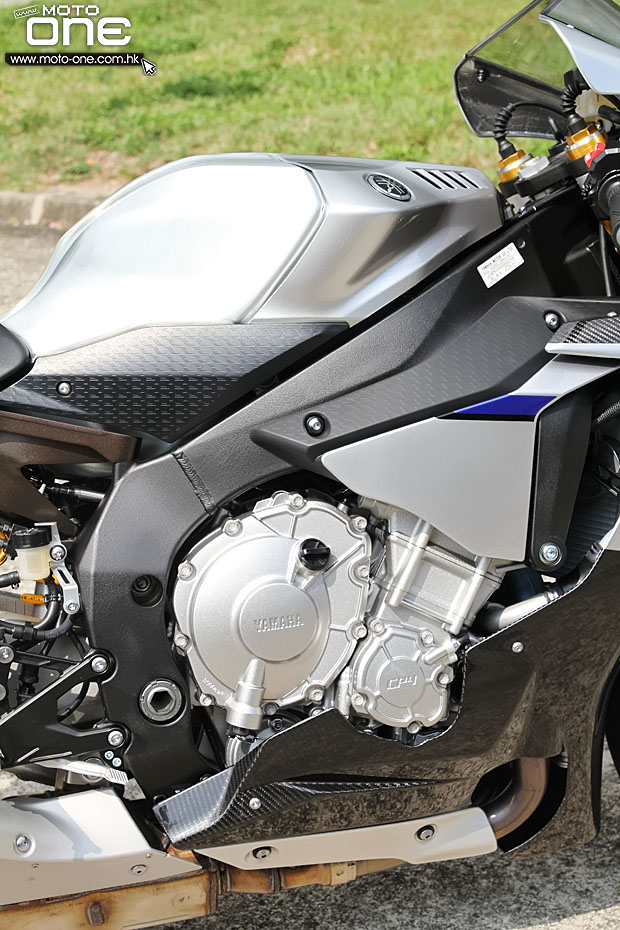 2015 yamaha yzf-r1m test