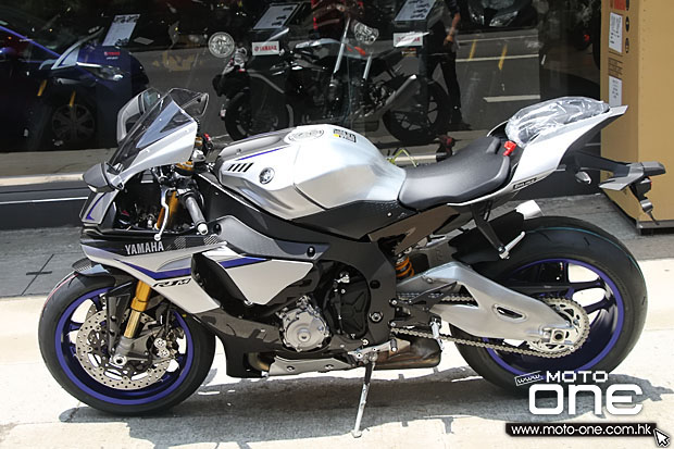 2015 yamaha yzf-r1m test