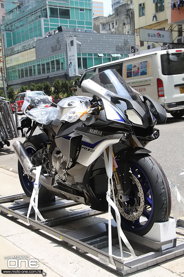 2015 yamaha yzf-r1m test