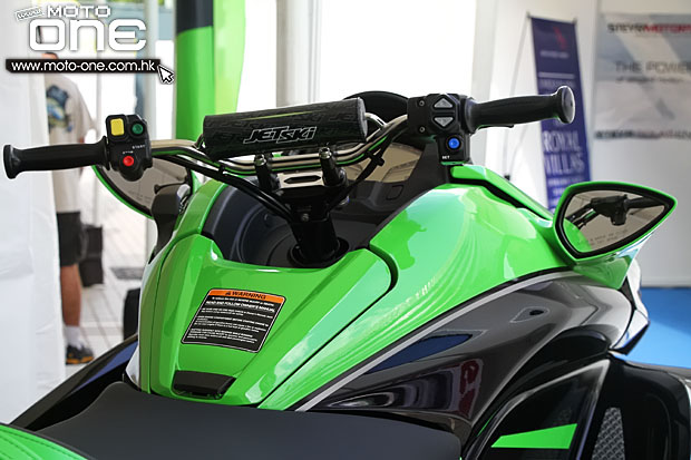 2015 KAWASAKI JETSKI BOAT SHOW