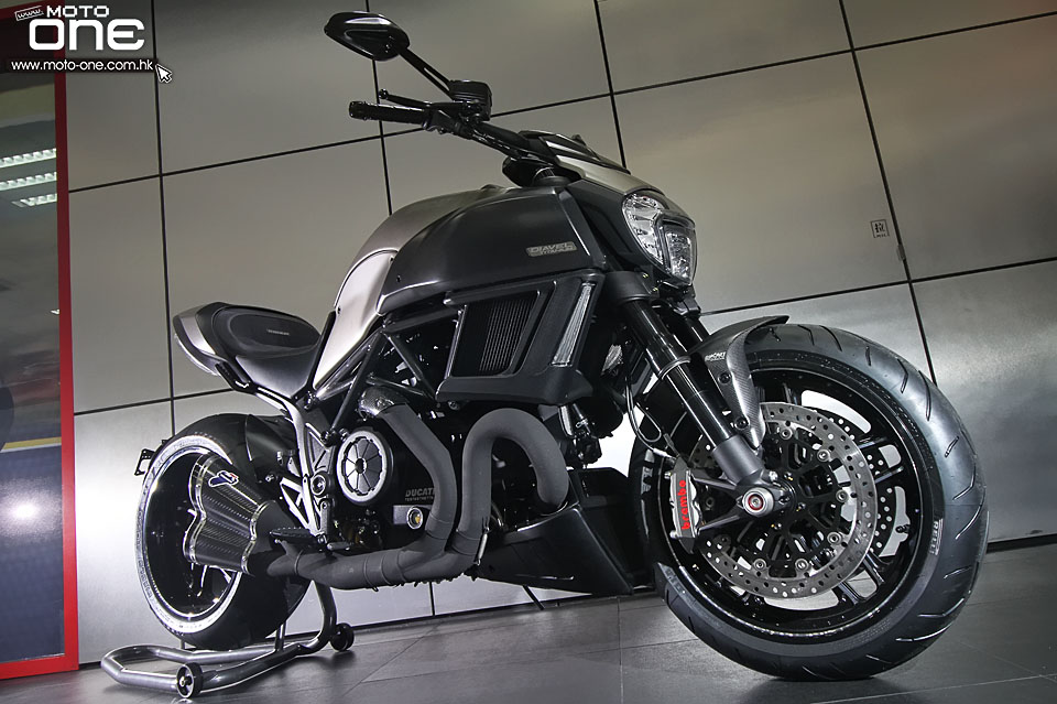 2015 DUCATI DIAVEL Titanium