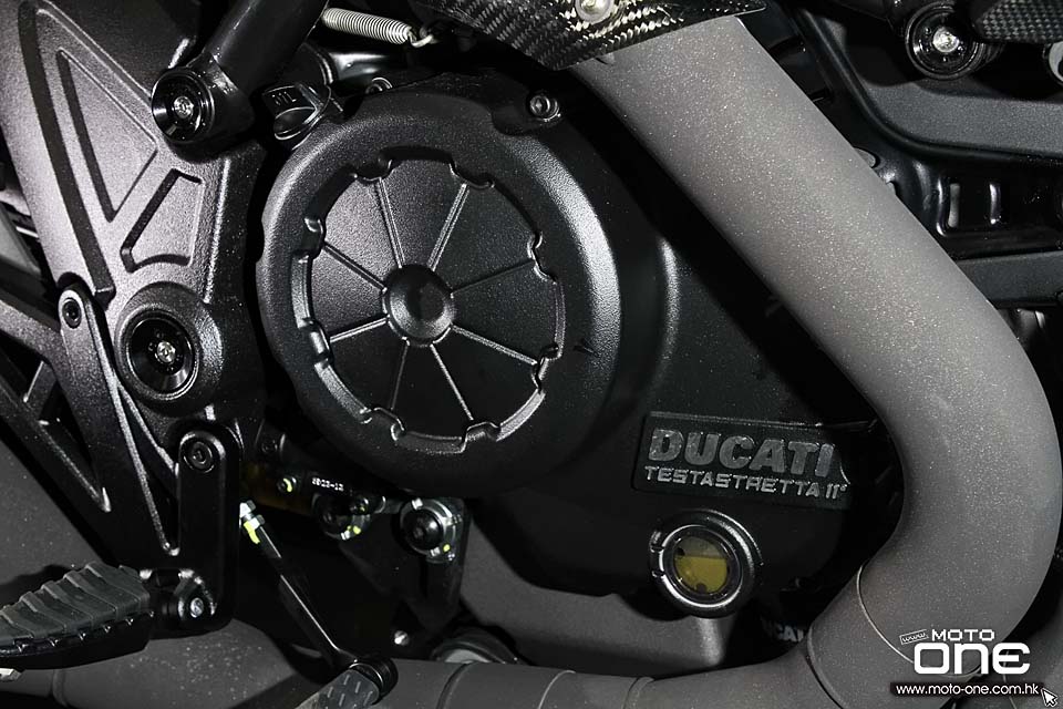 2015 DUCATI DIAVEL Titanium