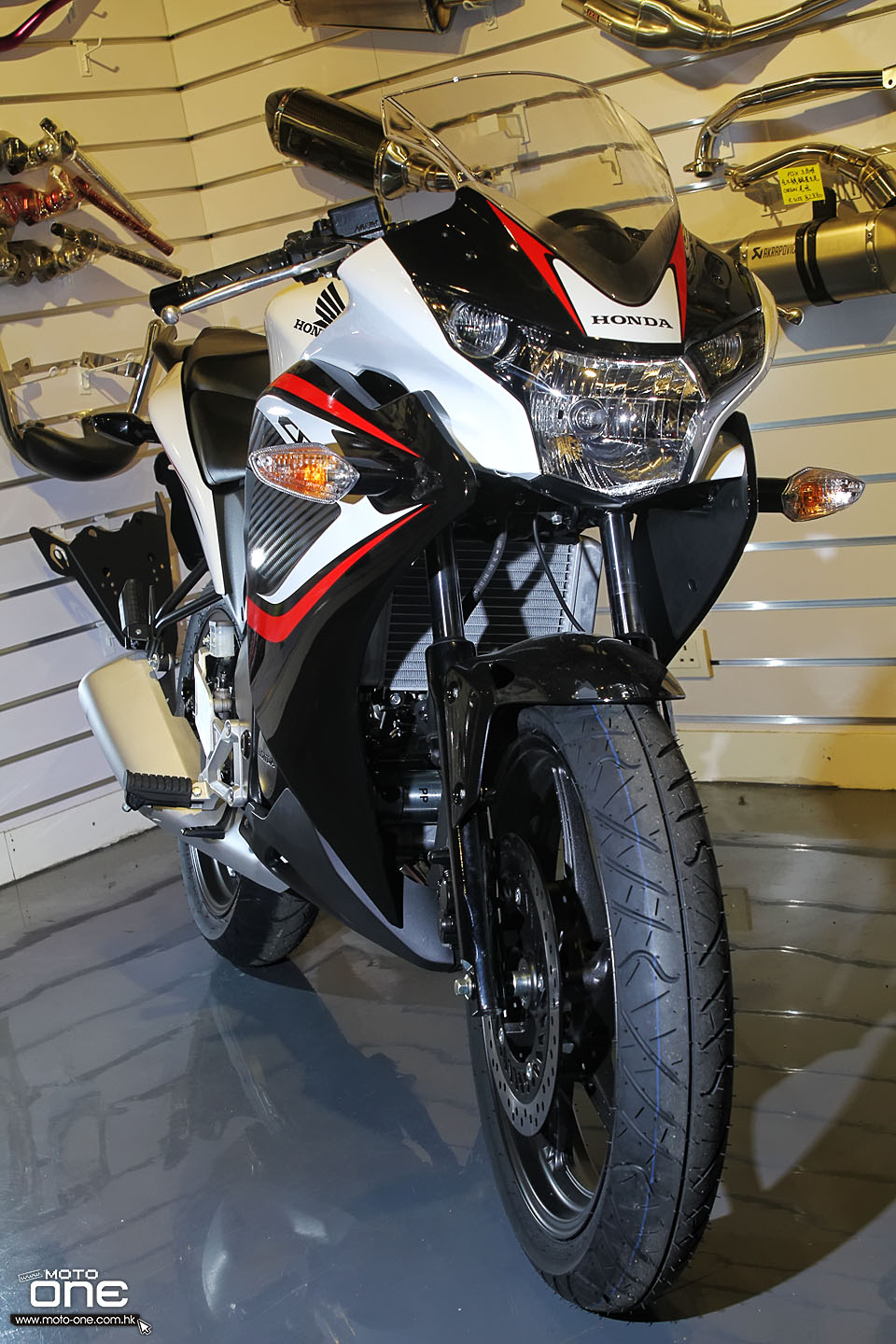 2015 HONDA CBR150R