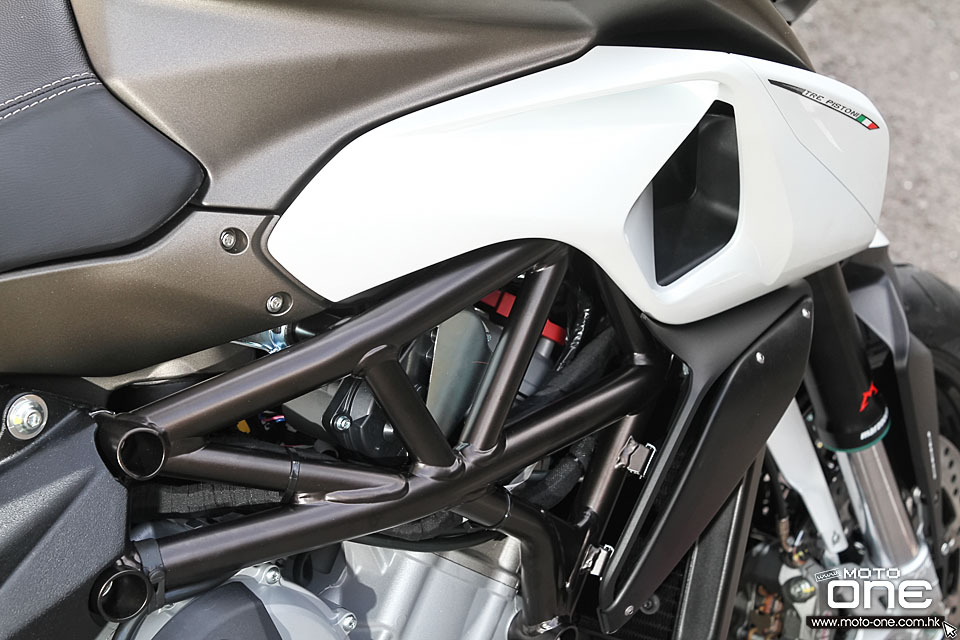 2015 MV Agusta Stradale 800