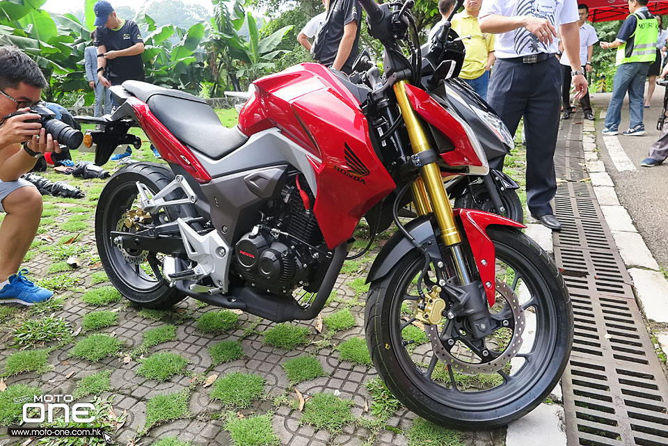 2015 HONDA CB190R