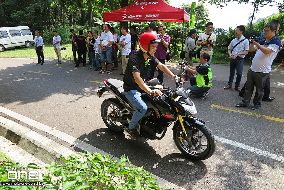 2015 HONDA CB190R