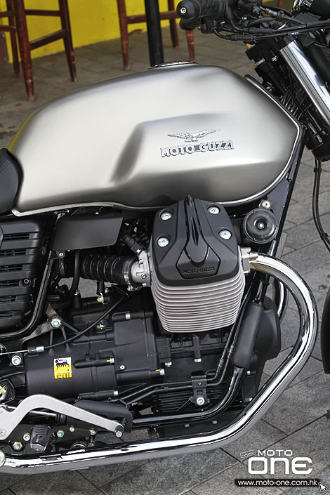 2015 MOTO GUZZI V7 II