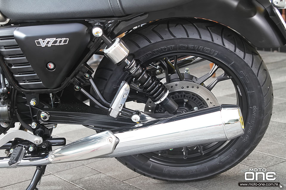 2015 MOTO GUZZI V7 II