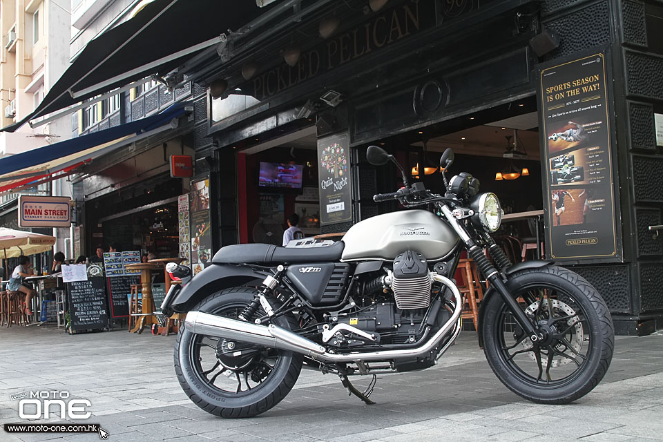 2015 MOTO GUZZI V7 II