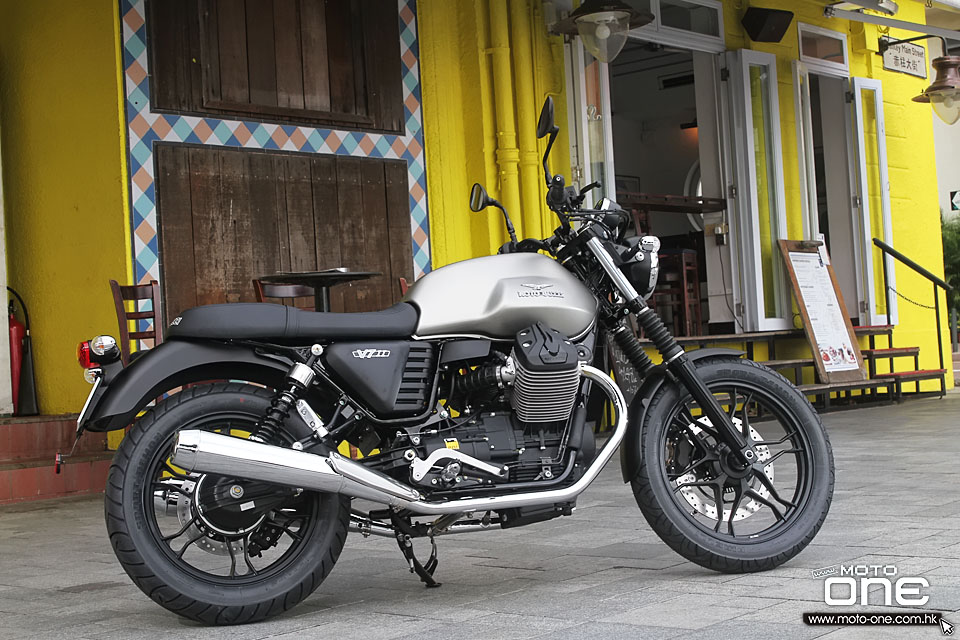 2015 MOTO GUZZI V7 II